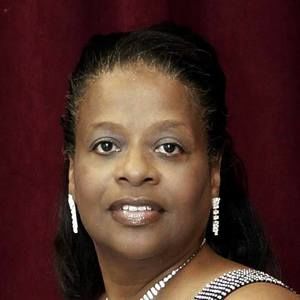 Meet your Posher, Lorraine